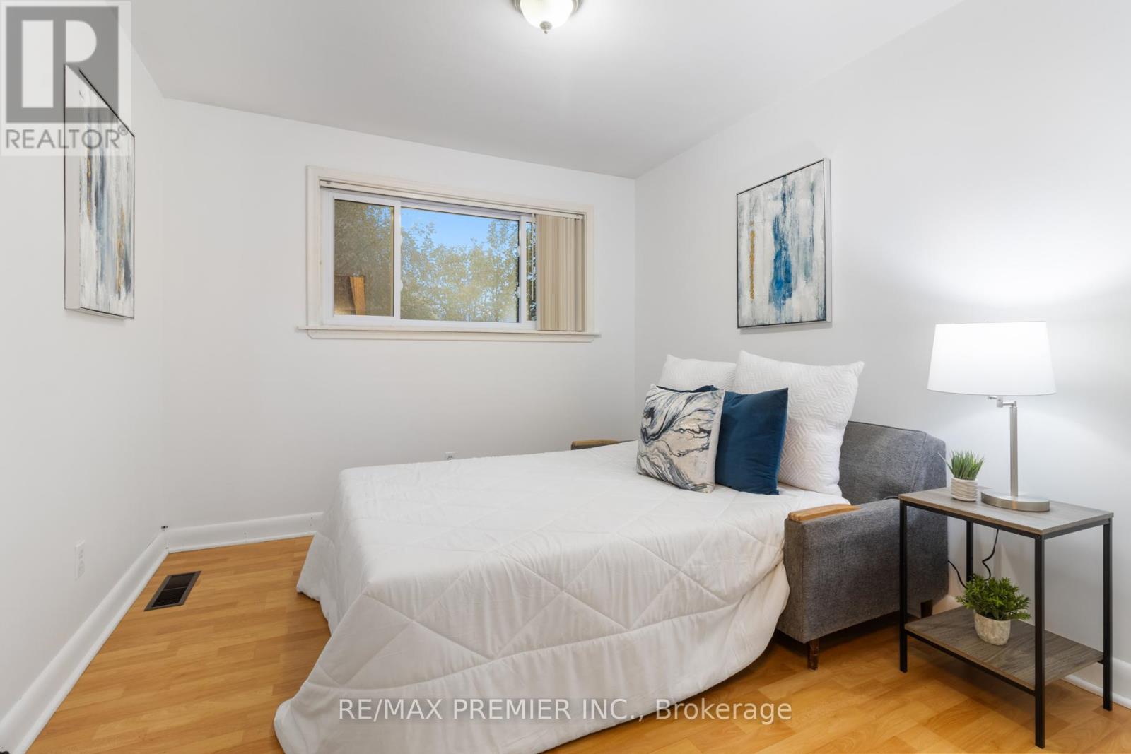 203 Martin Grove Road, Toronto, Ontario  M9B 4L2 - Photo 23 - W12524978