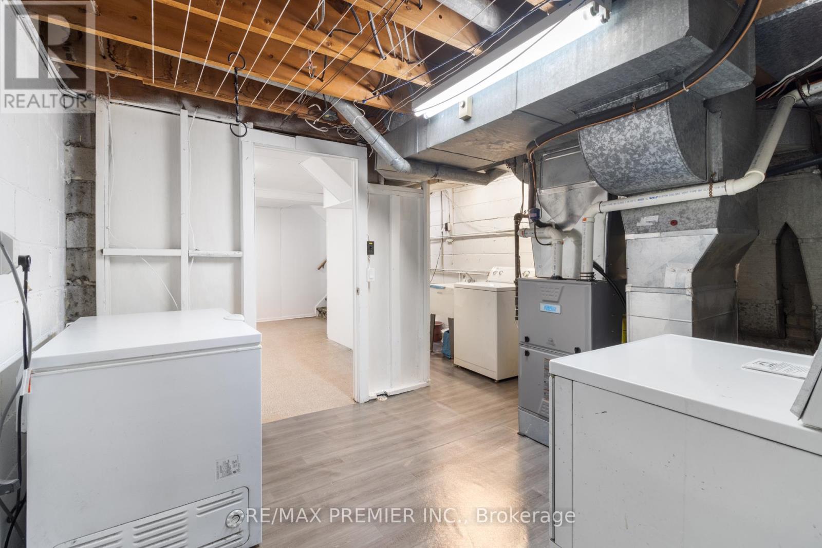 203 Martin Grove Road, Toronto, Ontario  M9B 4L2 - Photo 34 - W12524978