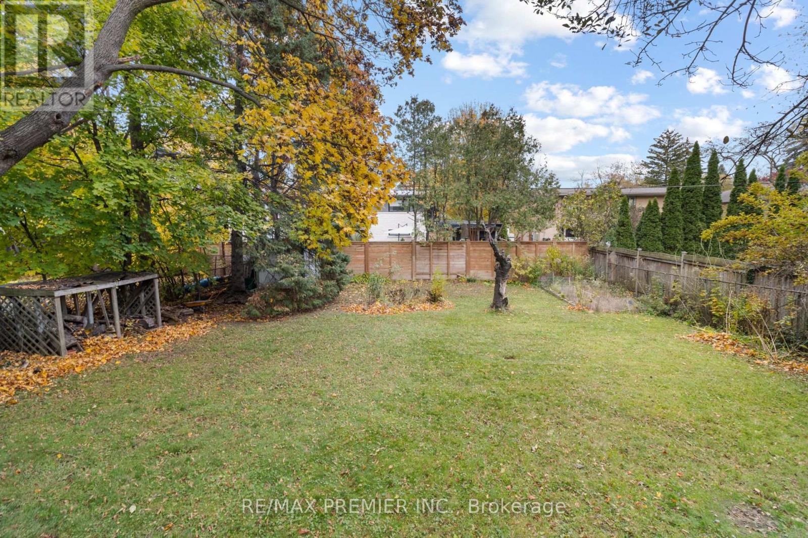 203 Martin Grove Road, Toronto, Ontario  M9B 4L2 - Photo 38 - W12524978