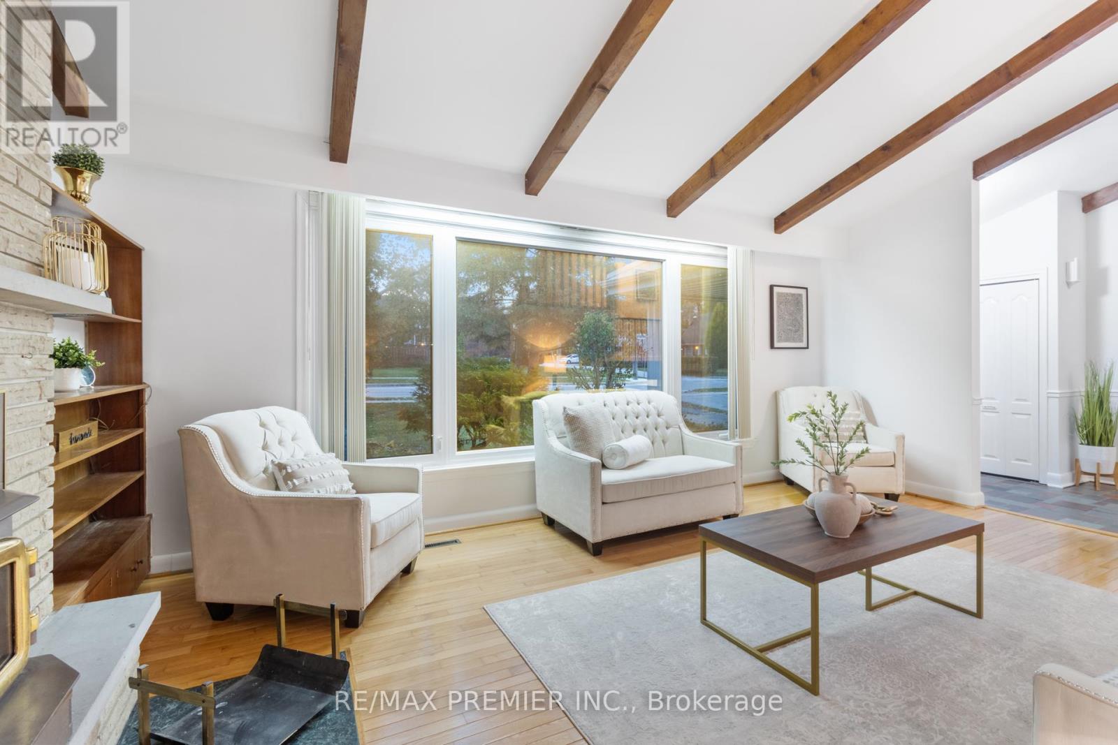 203 Martin Grove Road, Toronto, Ontario  M9B 4L2 - Photo 4 - W12524978