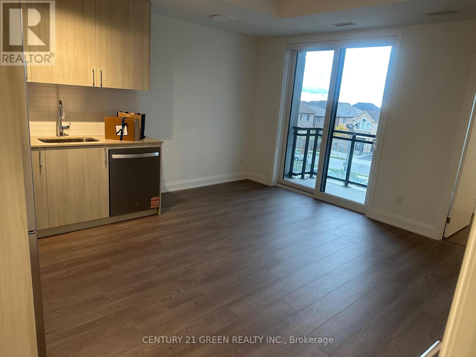 307 - 3250 Carding Mill Trail, Oakville, Ontario L6M 1L3 - Photo 6 - W12524982