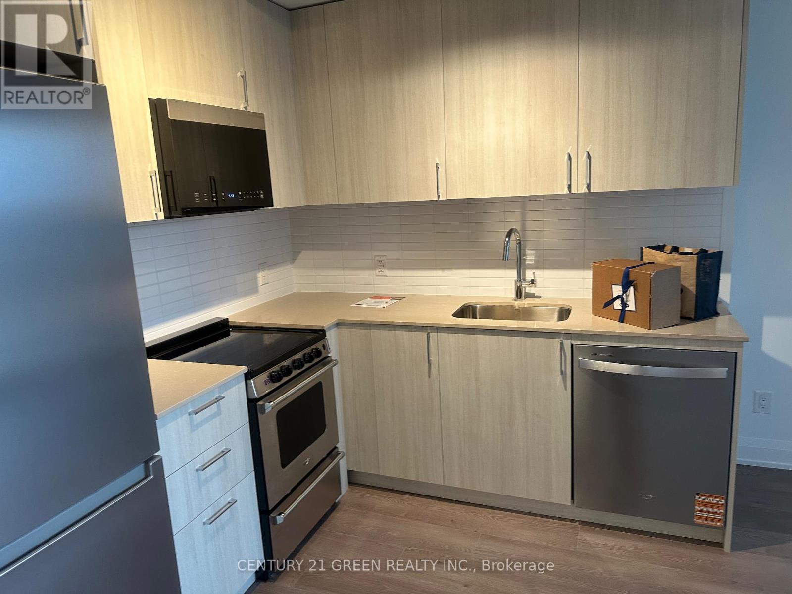 307 - 3250 Carding Mill Trail, Oakville, Ontario L6M 1L3 - Photo 7 - W12524982