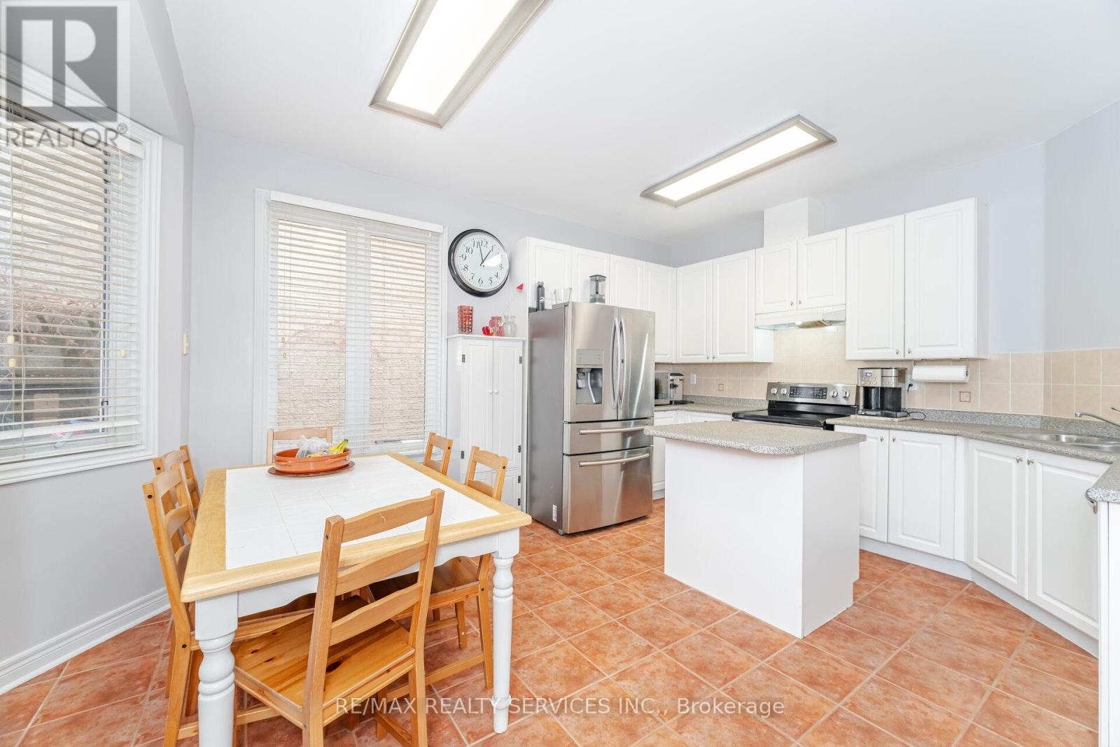 75 Harbourtown Crescent, Brampton, Ontario  L6V 4P5 - Photo 13 - W12524984