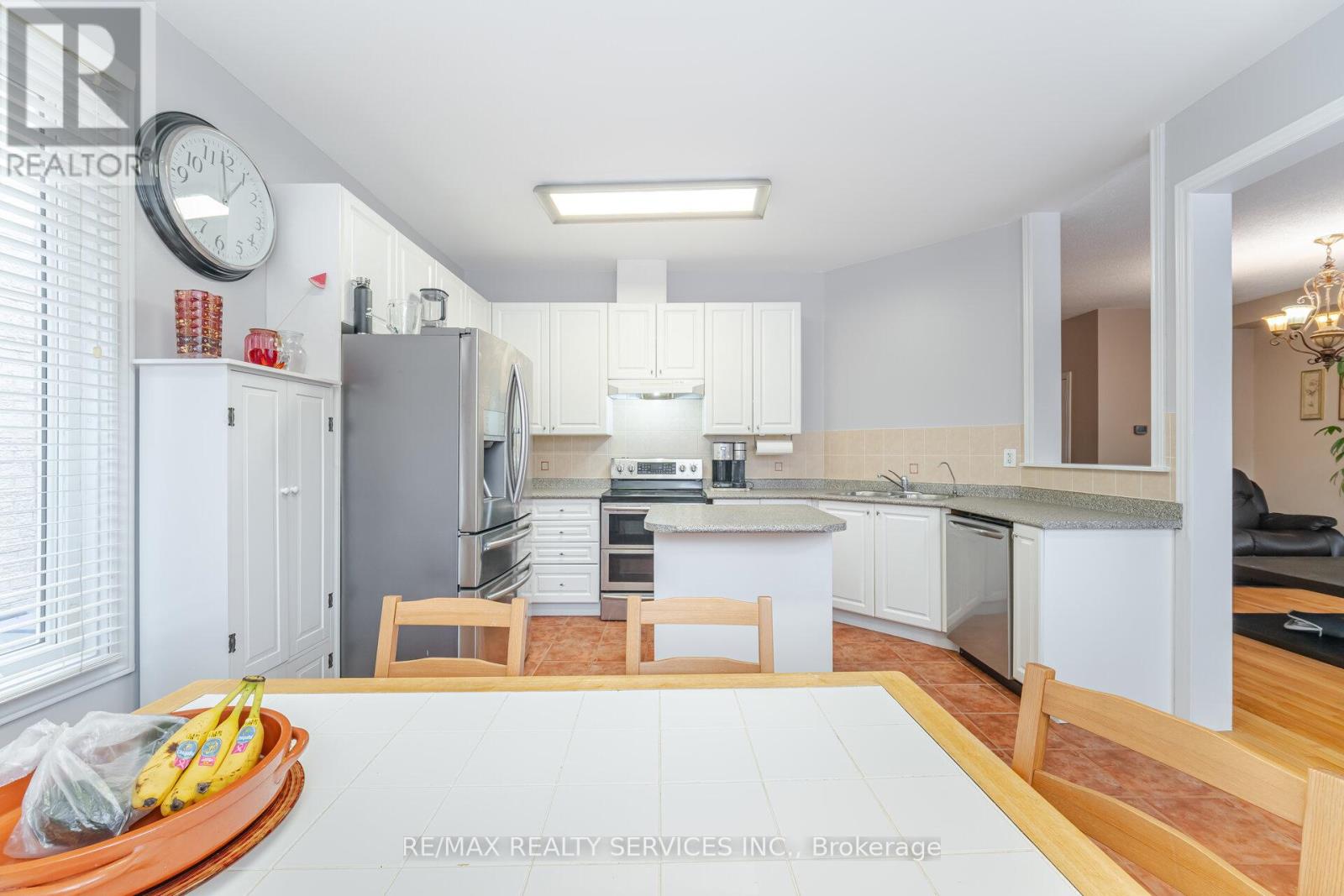 75 Harbourtown Crescent, Brampton, Ontario  L6V 4P5 - Photo 14 - W12524984