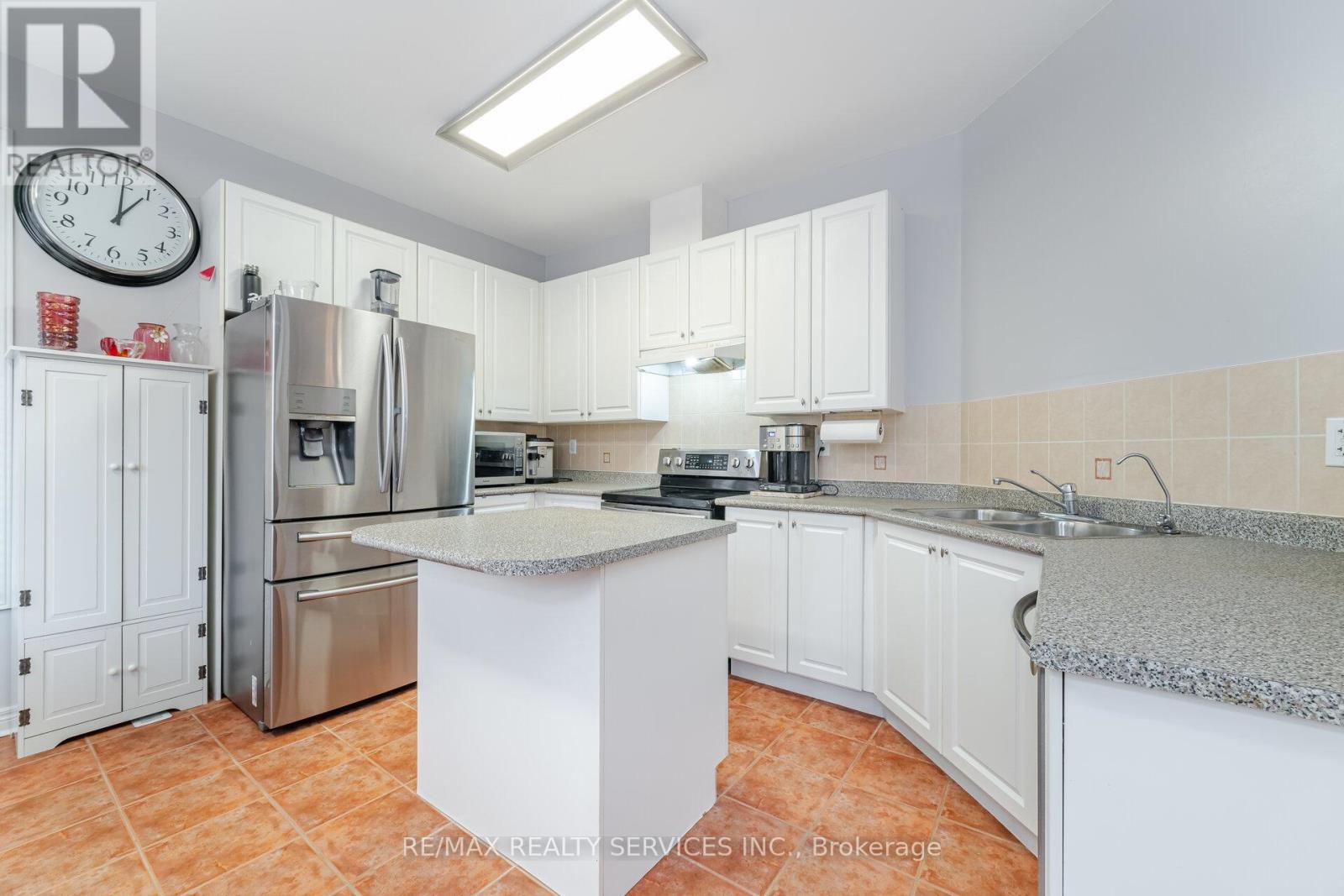 75 Harbourtown Crescent, Brampton, Ontario  L6V 4P5 - Photo 15 - W12524984