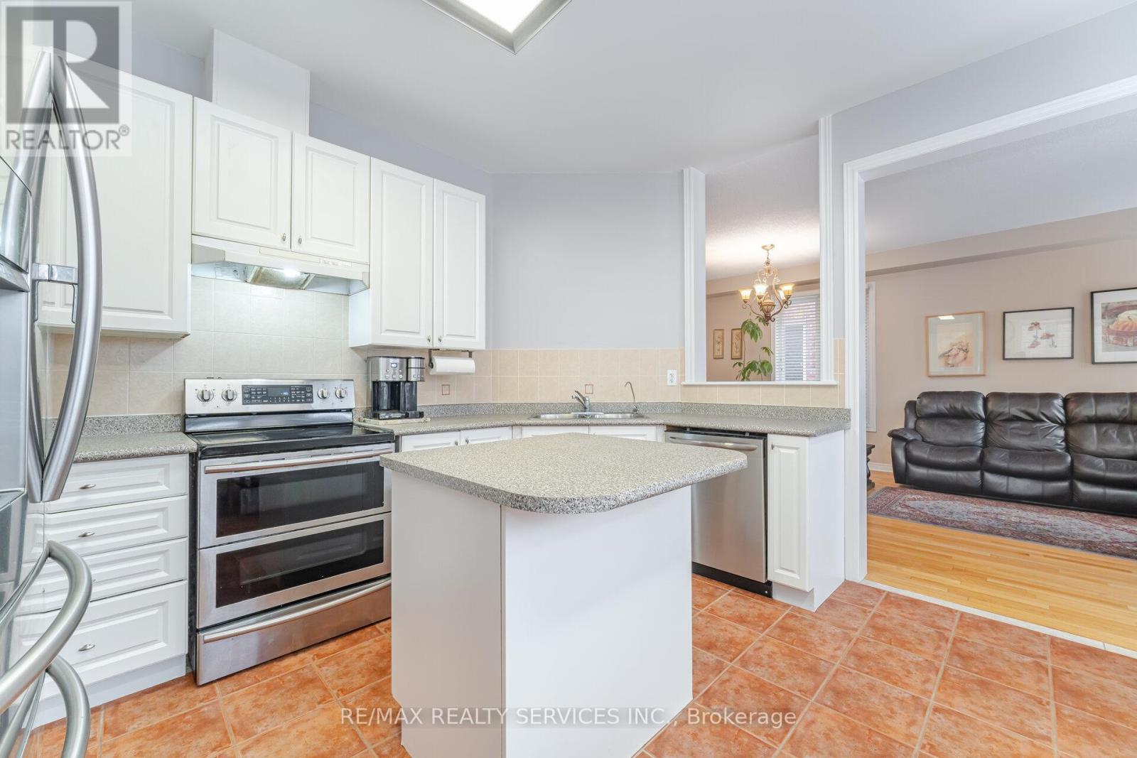 75 Harbourtown Crescent, Brampton, Ontario  L6V 4P5 - Photo 16 - W12524984