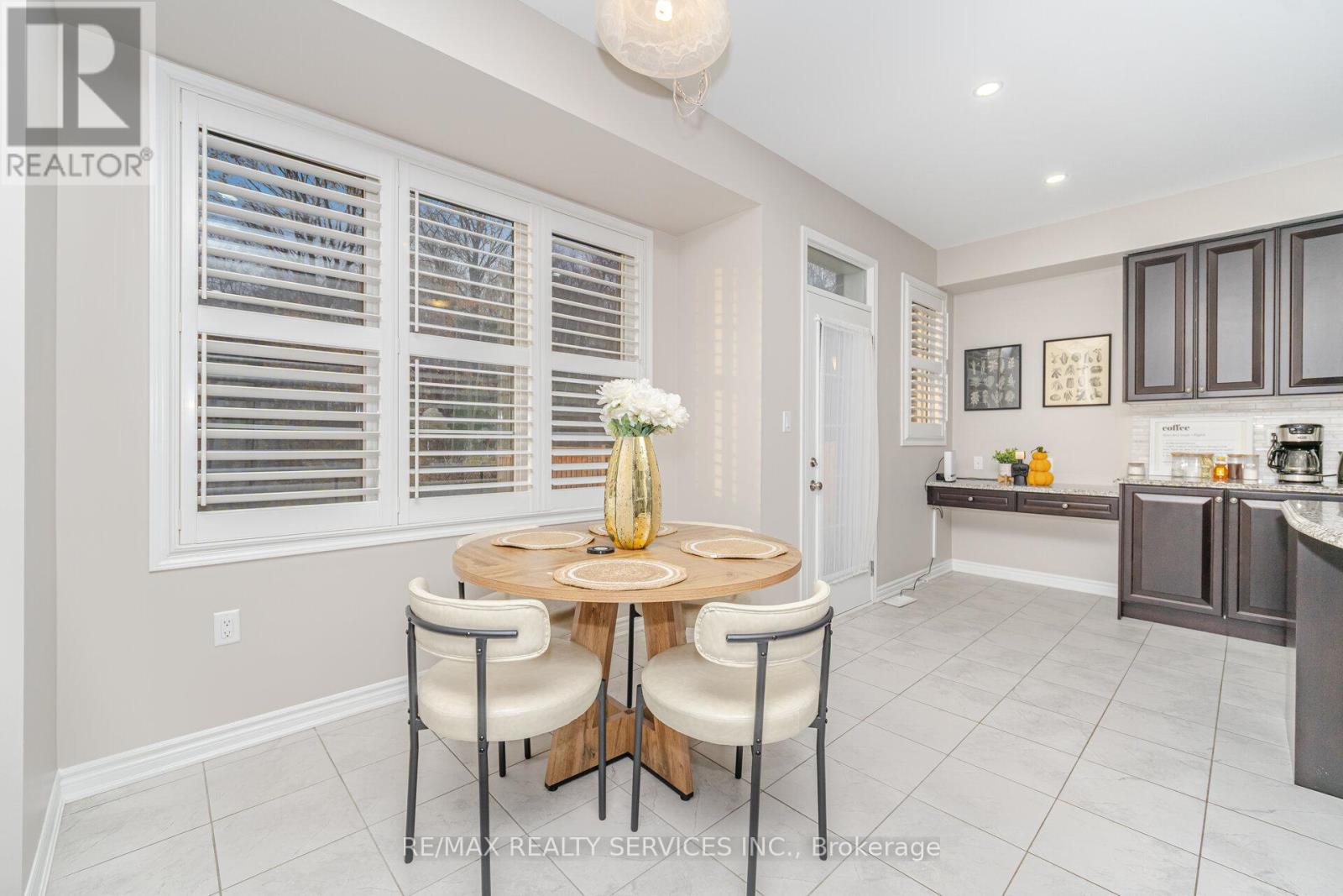 94 Newhouse Boulevard, Caledon, Ontario  L7C 4E4 - Photo 18 - W12524986