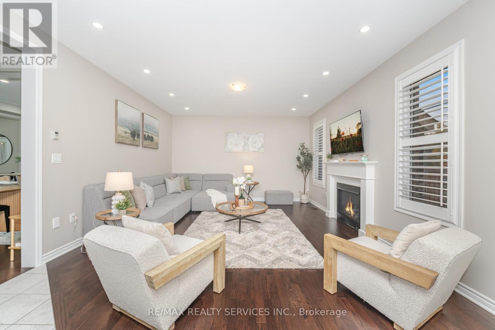 94 Newhouse Boulevard, Caledon, Ontario  L7C 4E4 - Photo 19 - W12524986