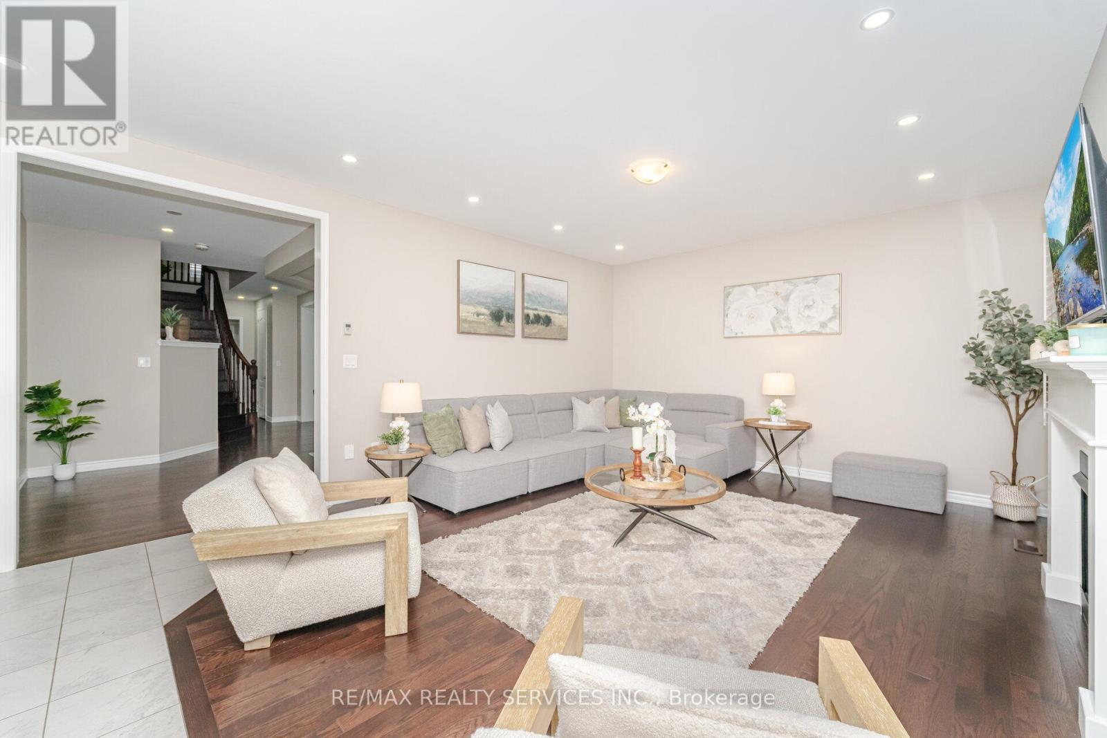 94 Newhouse Boulevard, Caledon, Ontario  L7C 4E4 - Photo 20 - W12524986