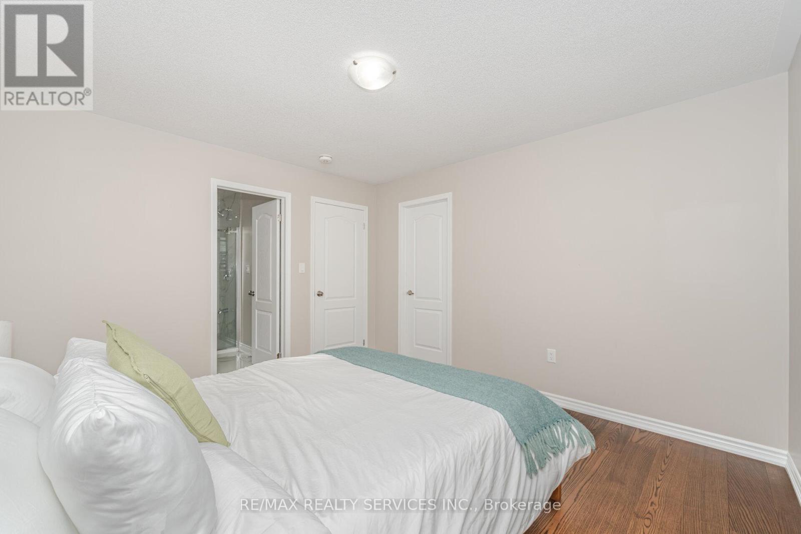 94 Newhouse Boulevard, Caledon, Ontario  L7C 4E4 - Photo 37 - W12524986