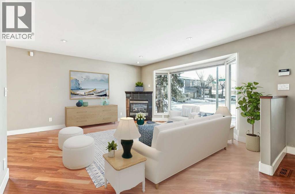 Property at 6003 Lacombe Way SW image 2