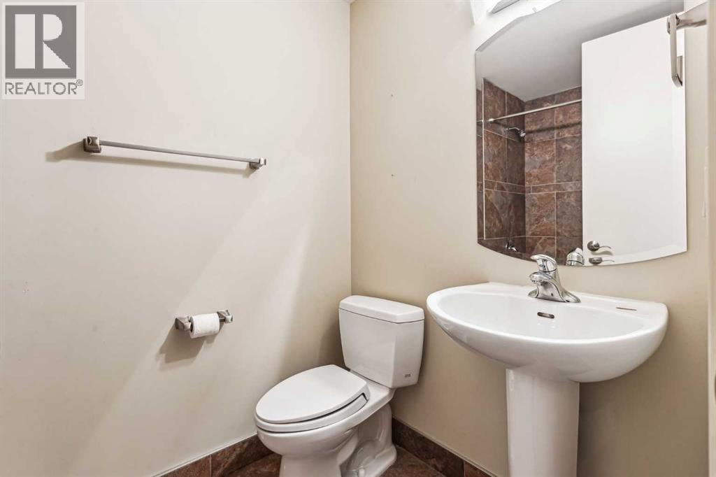 6003 Lacombe Way Sw, Calgary, Alberta  T3E 5T4 - Photo 17 - A2184346