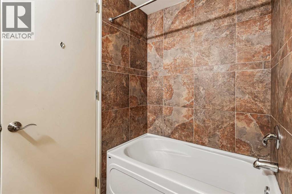 6003 Lacombe Way Sw, Calgary, Alberta  T3E 5T4 - Photo 18 - A2184346