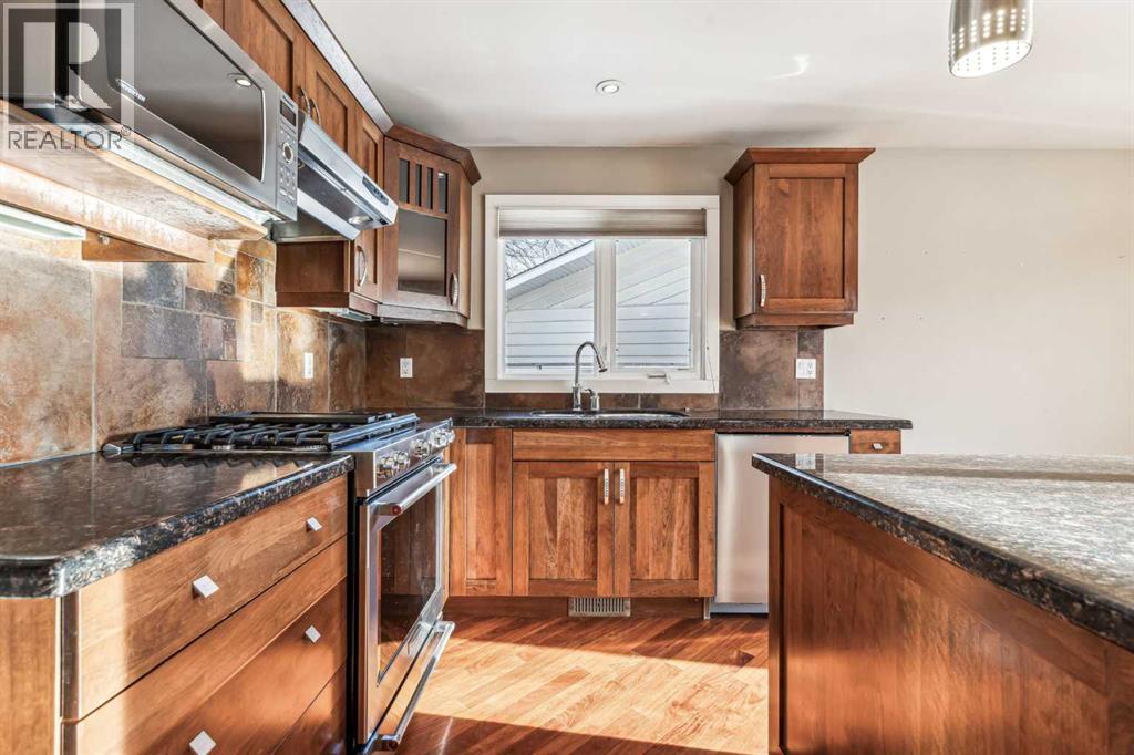 6003 Lacombe Way Sw, Calgary, Alberta  T3E 5T4 - Photo 9 - A2184346