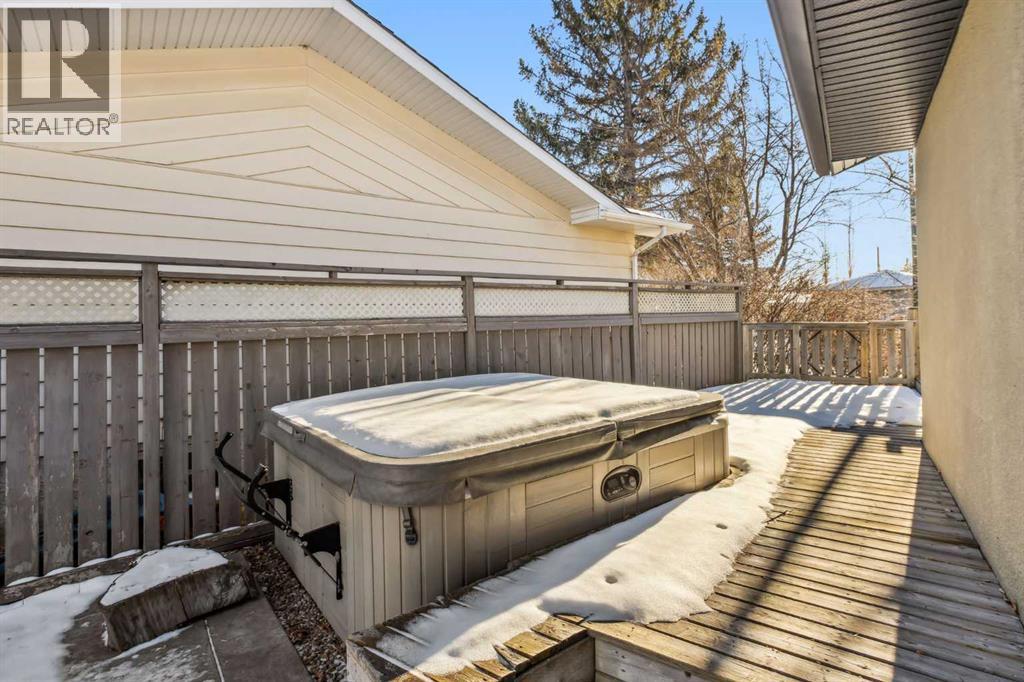 6003 Lacombe Way Sw, Calgary, Alberta  T3E 5T4 - Photo 35 - A2184346