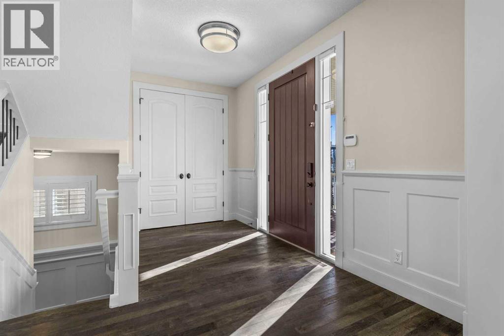 Property at 10 Cooperstown Court SW image 4