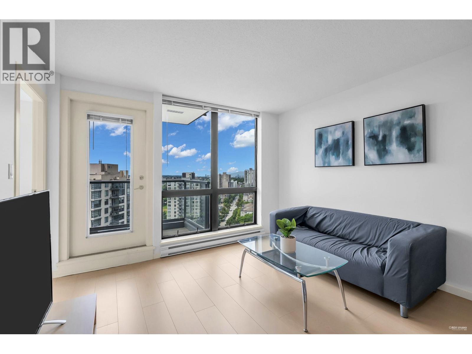 2008 3663 Crowley Drive, Vancouver, British Columbia V5R 6H4 - Photo 3 - R3060252