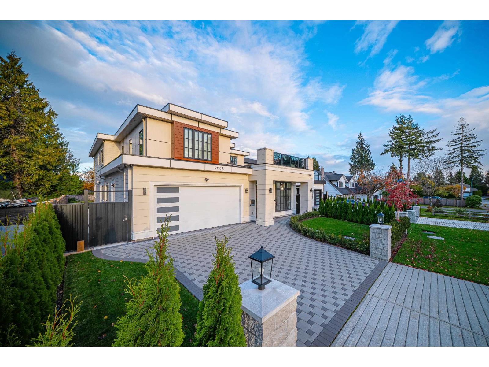 2096 Bowler Drive, Surrey, British Columbia V4A 5A3 - Photo 2 - R3065888