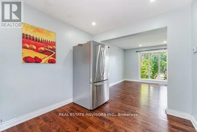 4 Parkend Avenue, Brampton, Ontario  L6Y 1B2 - Photo 9 - W12518490