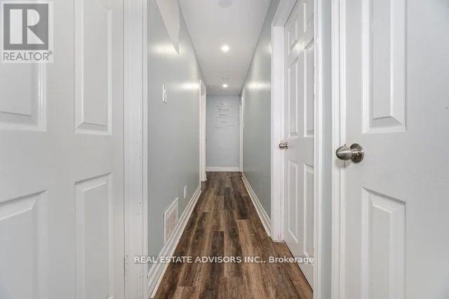 4 Parkend Avenue, Brampton, Ontario  L6Y 1B2 - Photo 17 - W12518490