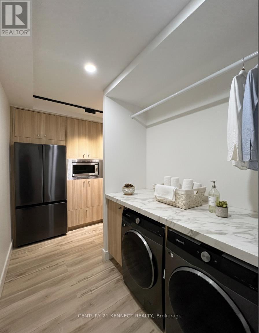 1601 - 3170 Kirwin Avenue S, Mississauga, Ontario  L5A 3R1 - Photo 9 - W12524284