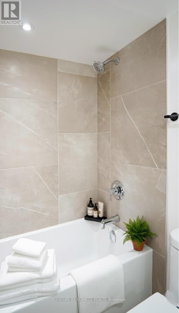 1601 - 3170 Kirwin Avenue S, Mississauga, Ontario  L5A 3R1 - Photo 15 - W12524284