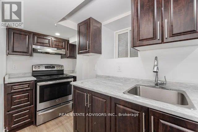 4 Parkend Avenue, Brampton, Ontario  L6Y 1B2 - Photo 27 - W12518490