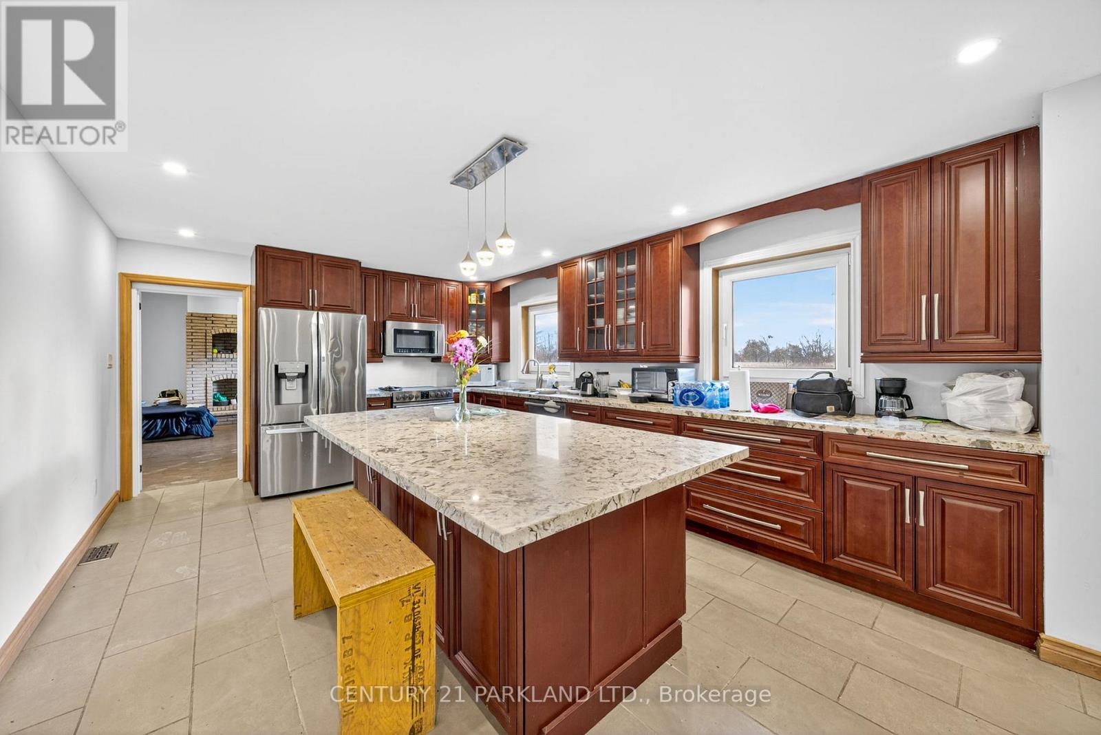 2448 Holborn Road, East Gwillimbury, Ontario  L0G 1R0 - Photo 5 - N12524508