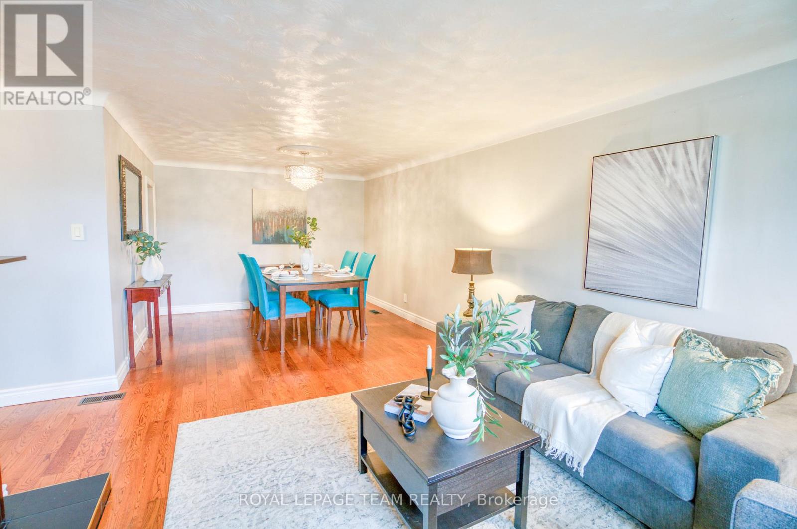 12 Oakview Avenue, Ottawa, Ontario  K2G 3A1 - Photo 10 - X12525058