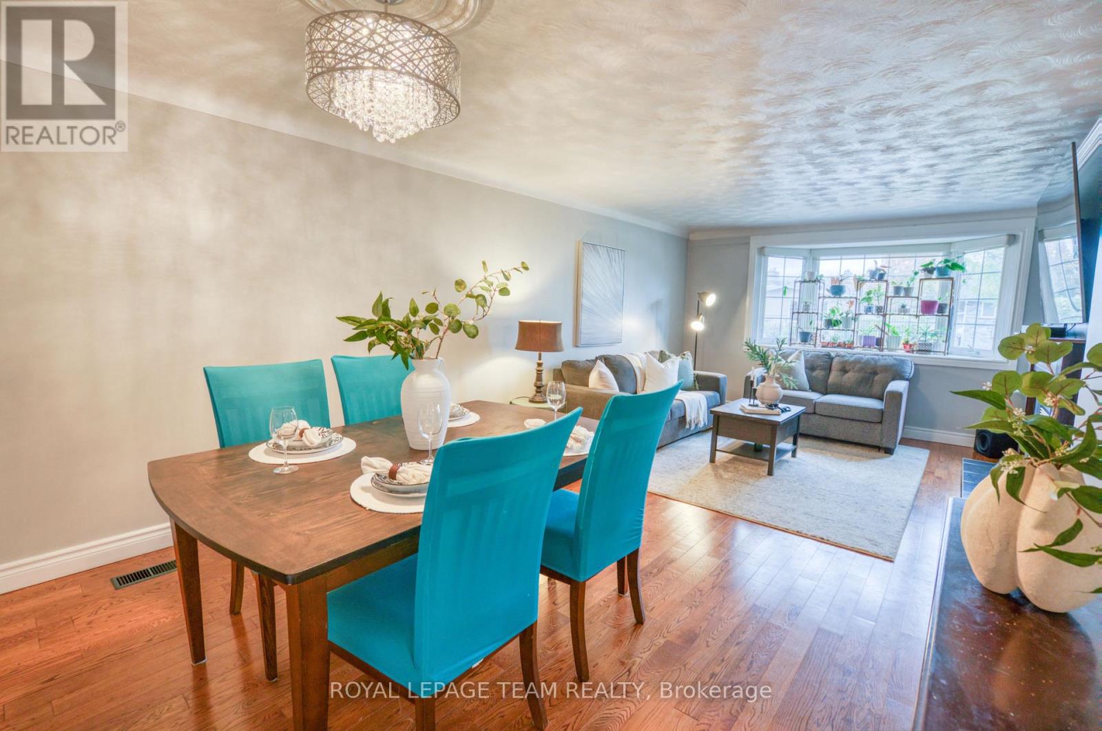 12 Oakview Avenue, Ottawa, Ontario  K2G 3A1 - Photo 12 - X12525058