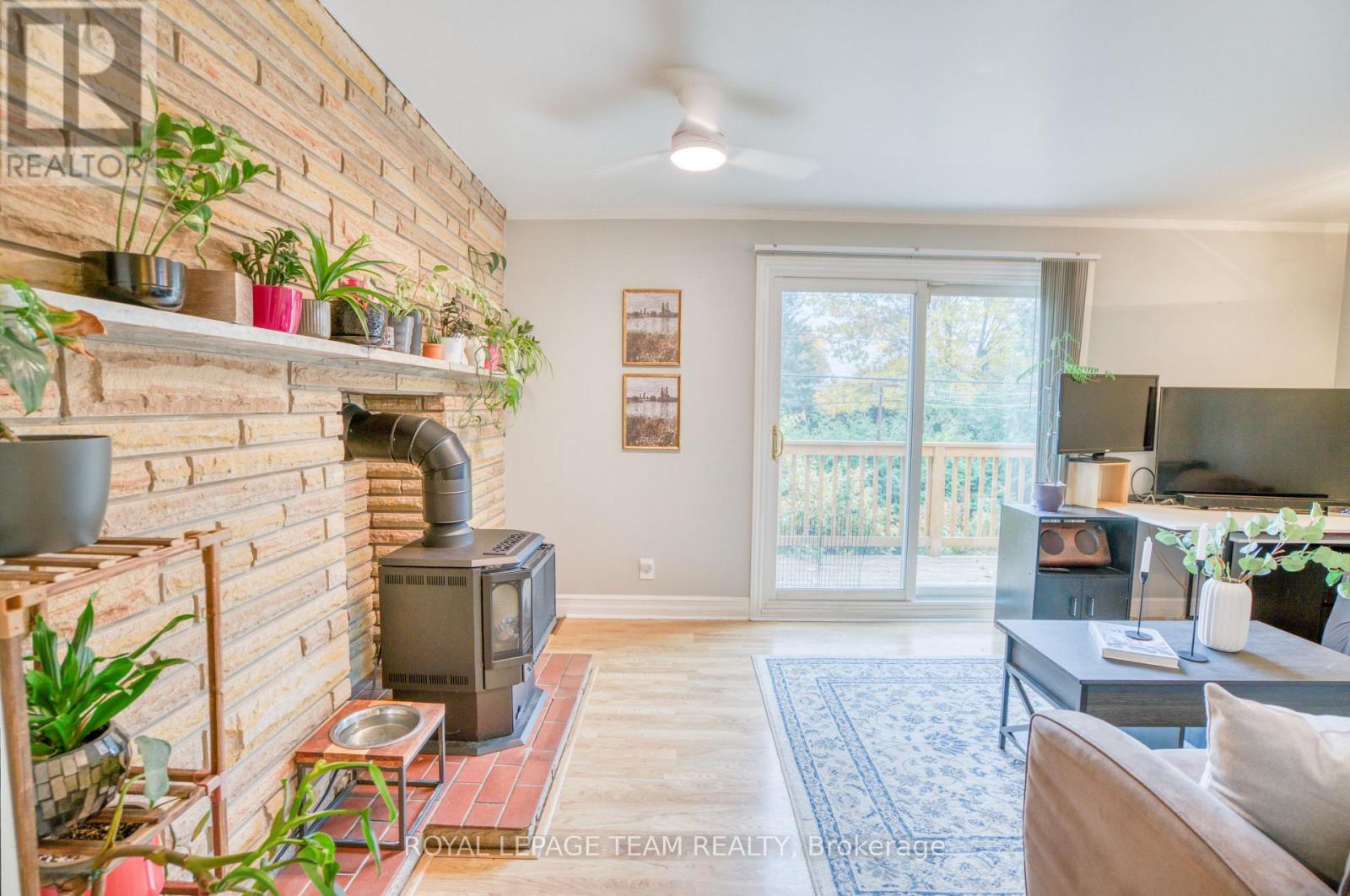 12 Oakview Avenue, Ottawa, Ontario  K2G 3A1 - Photo 17 - X12525058