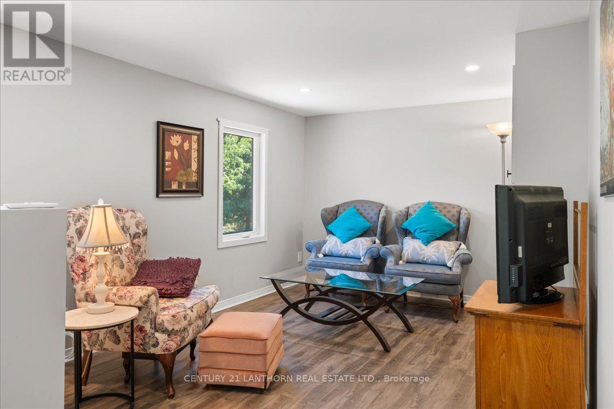 1207 Shannon Road, Prince Edward County, Ontario K0K 2T0 - Photo 25 - X12320117