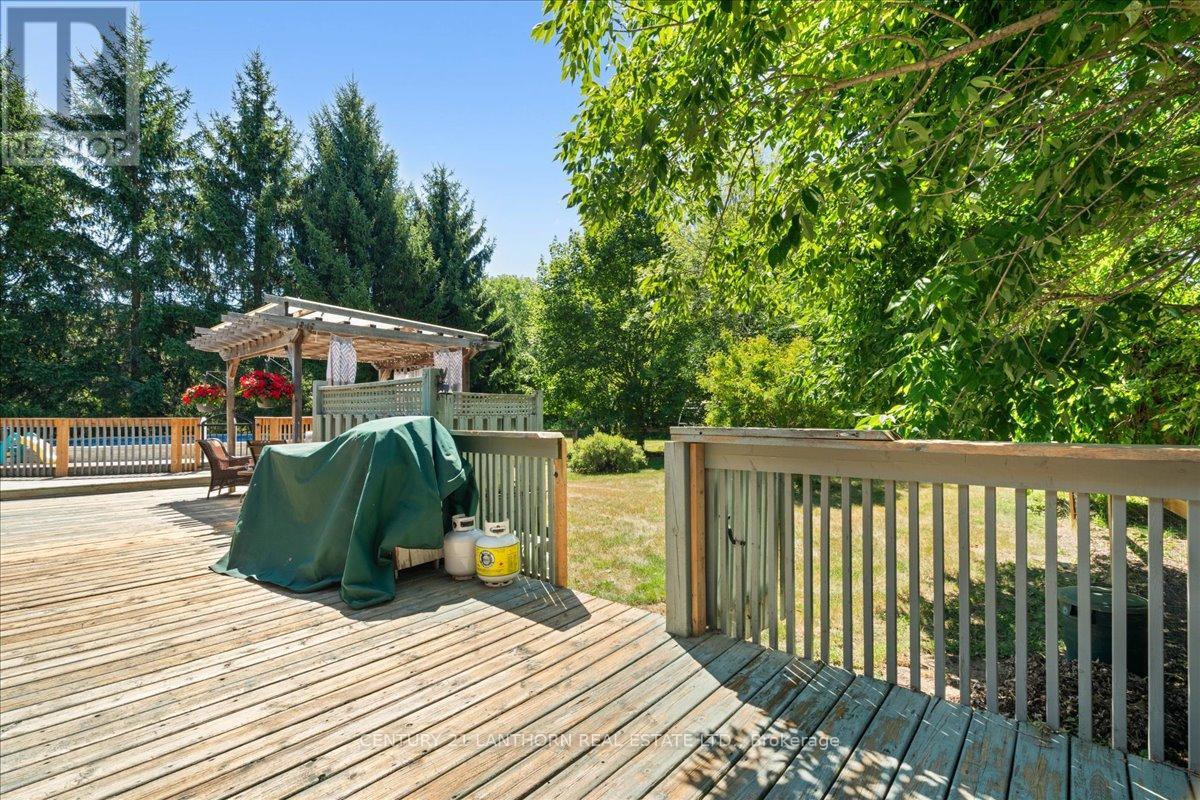 1207 Shannon Road, Prince Edward County, Ontario K0K 2T0 - Photo 32 - X12320117