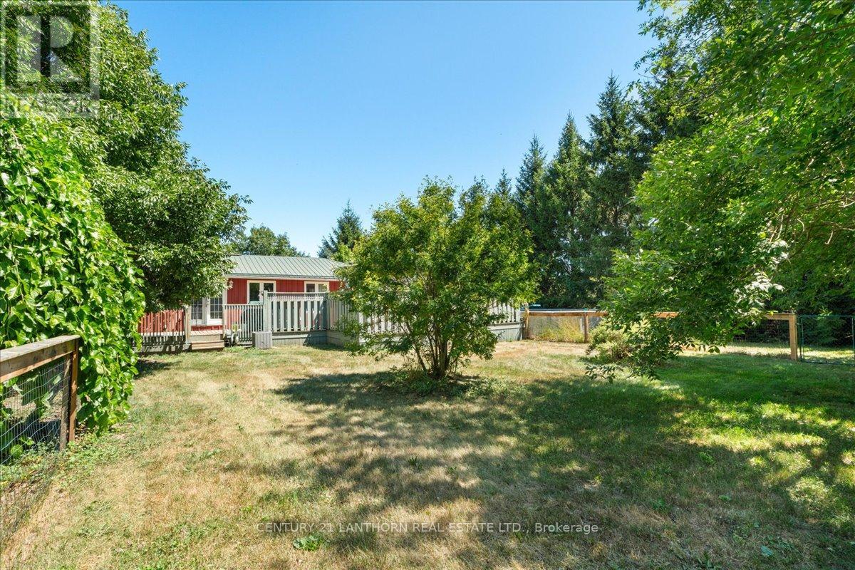 1207 Shannon Road, Prince Edward County, Ontario K0K 2T0 - Photo 37 - X12320117
