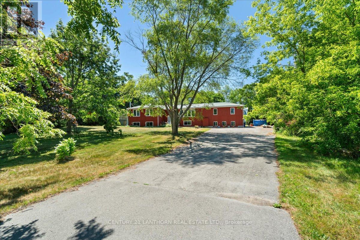 1207 Shannon Road, Prince Edward County, Ontario K0K 2T0 - Photo 43 - X12320117