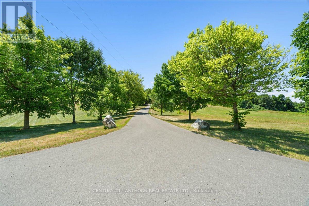 1207 Shannon Road, Prince Edward County, Ontario K0K 2T0 - Photo 44 - X12320117