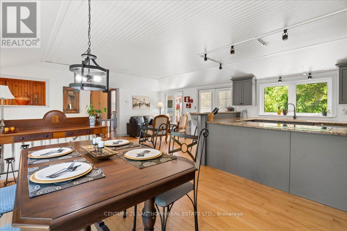 1207 Shannon Road, Prince Edward County, Ontario K0K 2T0 - Photo 9 - X12320117