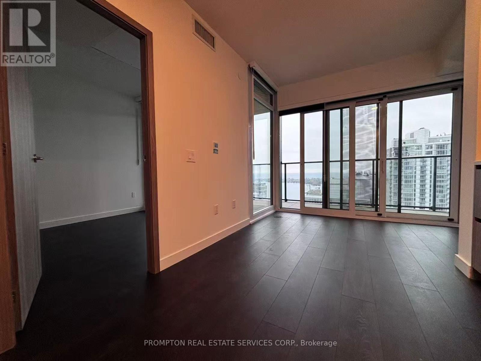 4707 - 1 Concord Cityplace Way, Toronto, Ontario  M5V 0X3 - Photo 4 - C12525014