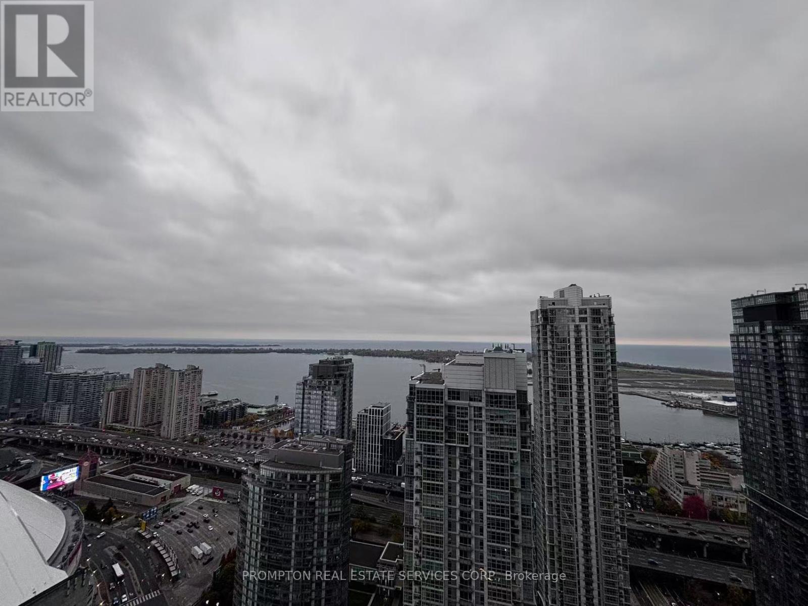 4707 - 1 Concord Cityplace Way, Toronto, Ontario  M5V 0X3 - Photo 9 - C12525014