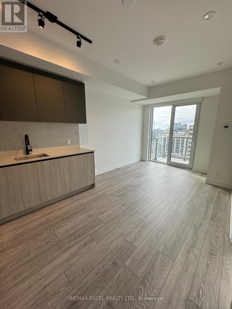 1519 - 108 Peter Street, Toronto, Ontario  M5V 0W2 - Photo 3 - C12525018