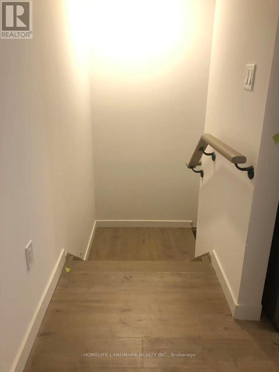 113 Marydale Avenue, Markham, Ontario  L3S 3J8 - Photo 5 - N12525024