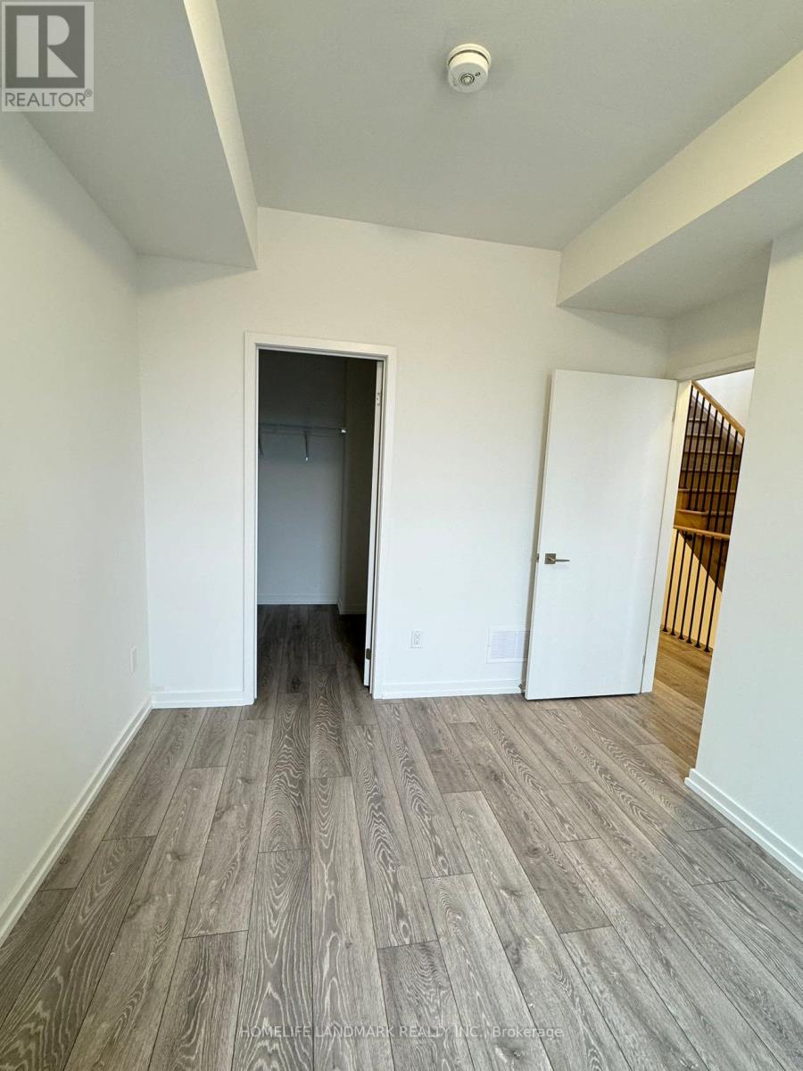 22 - 15 Lytham Green Circle, Newmarket, Ontario  L3Y 0H3 - Photo 15 - N12525034