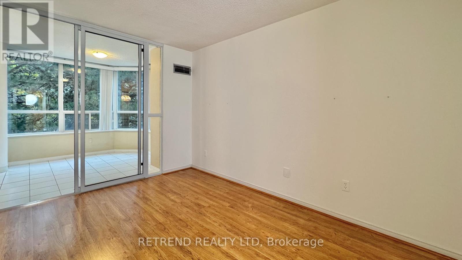 11 Townsgate Drive, Vaughan, Ontario  L4J 8G4 - Photo 10 - N12525038