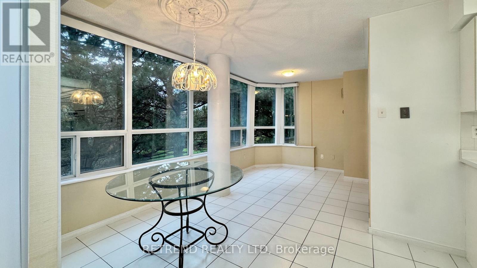 11 Townsgate Drive, Vaughan, Ontario  L4J 8G4 - Photo 3 - N12525038