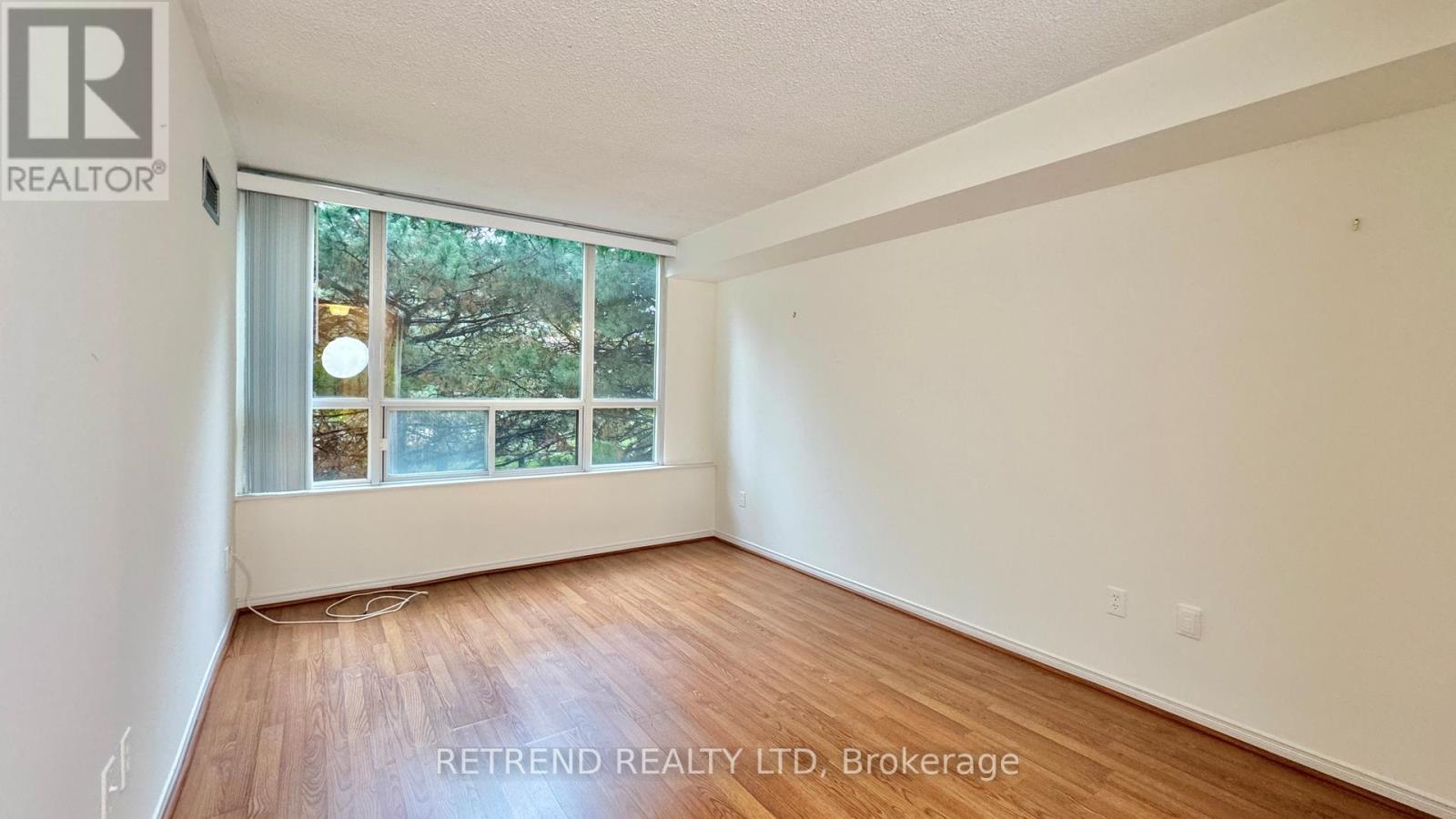 11 Townsgate Drive, Vaughan, Ontario  L4J 8G4 - Photo 6 - N12525038