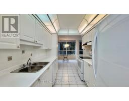 11 TOWNSGATE DRIVE, Vaughan, Ontario