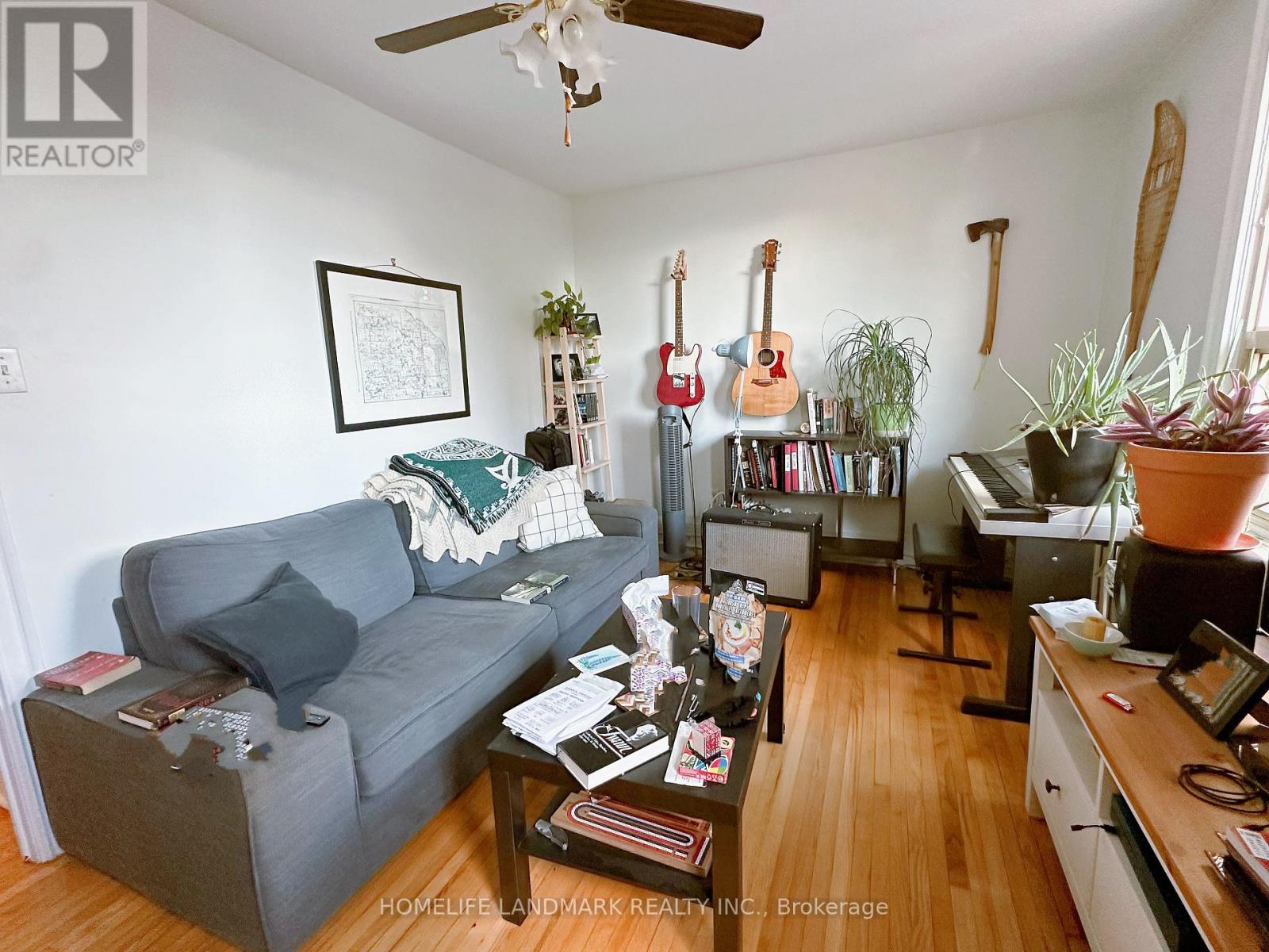 20 Hallam Street, Toronto, Ontario  M6G 1W2 - Photo 10 - W12525004