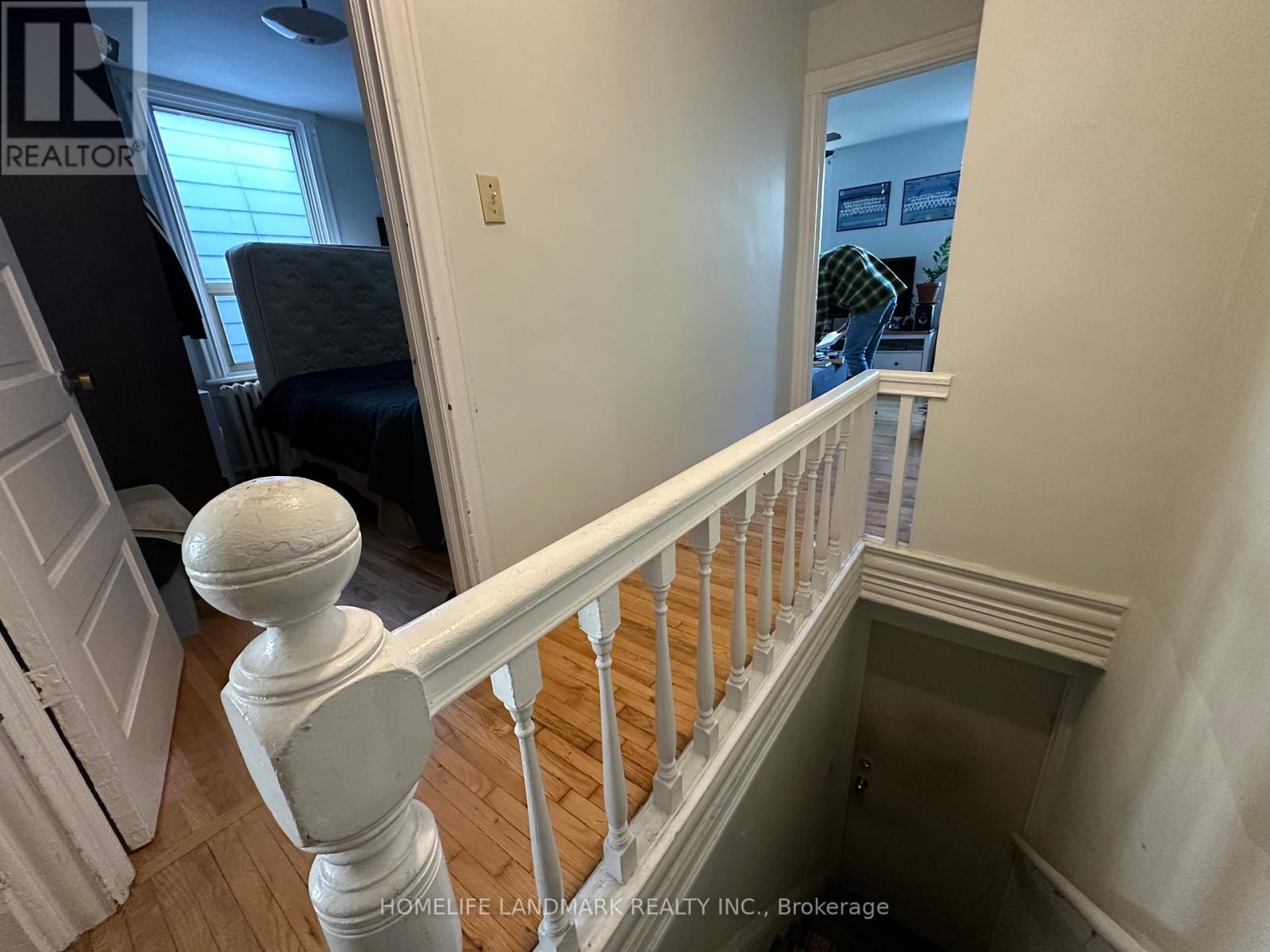 20 Hallam Street, Toronto, Ontario  M6G 1W2 - Photo 9 - W12525004