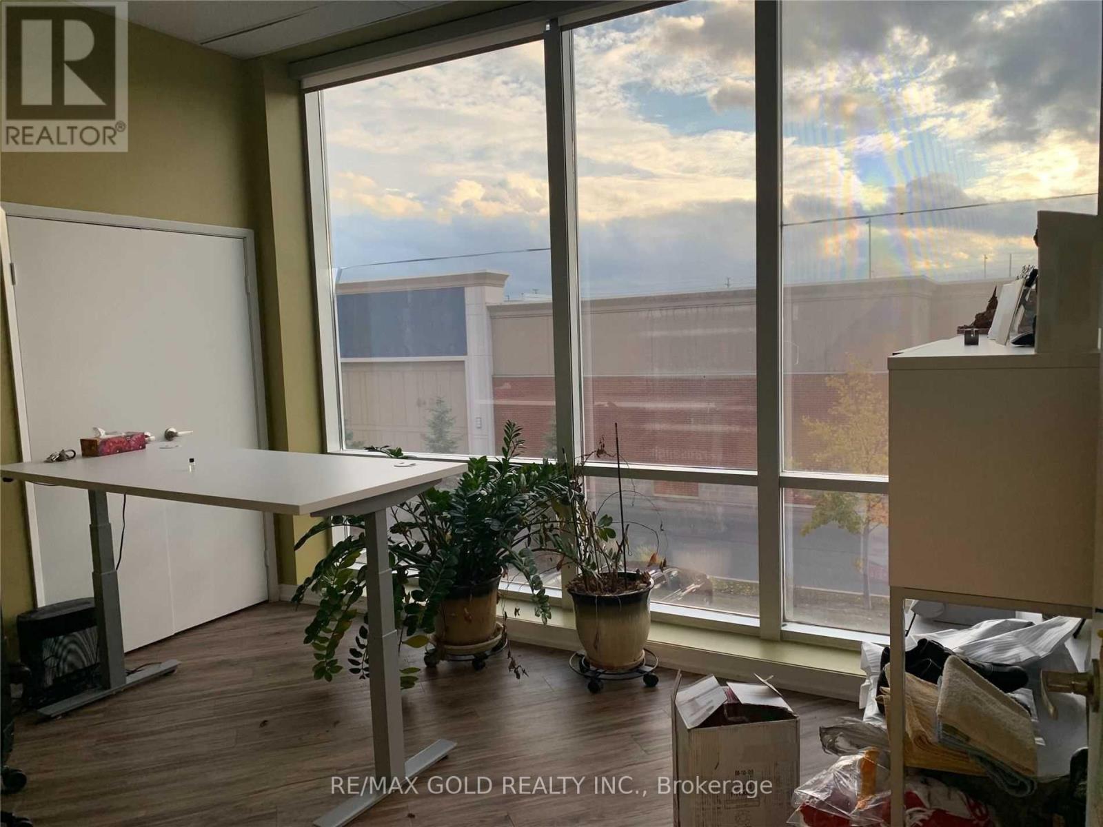 251 - 80 Maritime Ontario Boulevard, Brampton, Ontario  L6S 0E7 - Photo 6 - W12525050