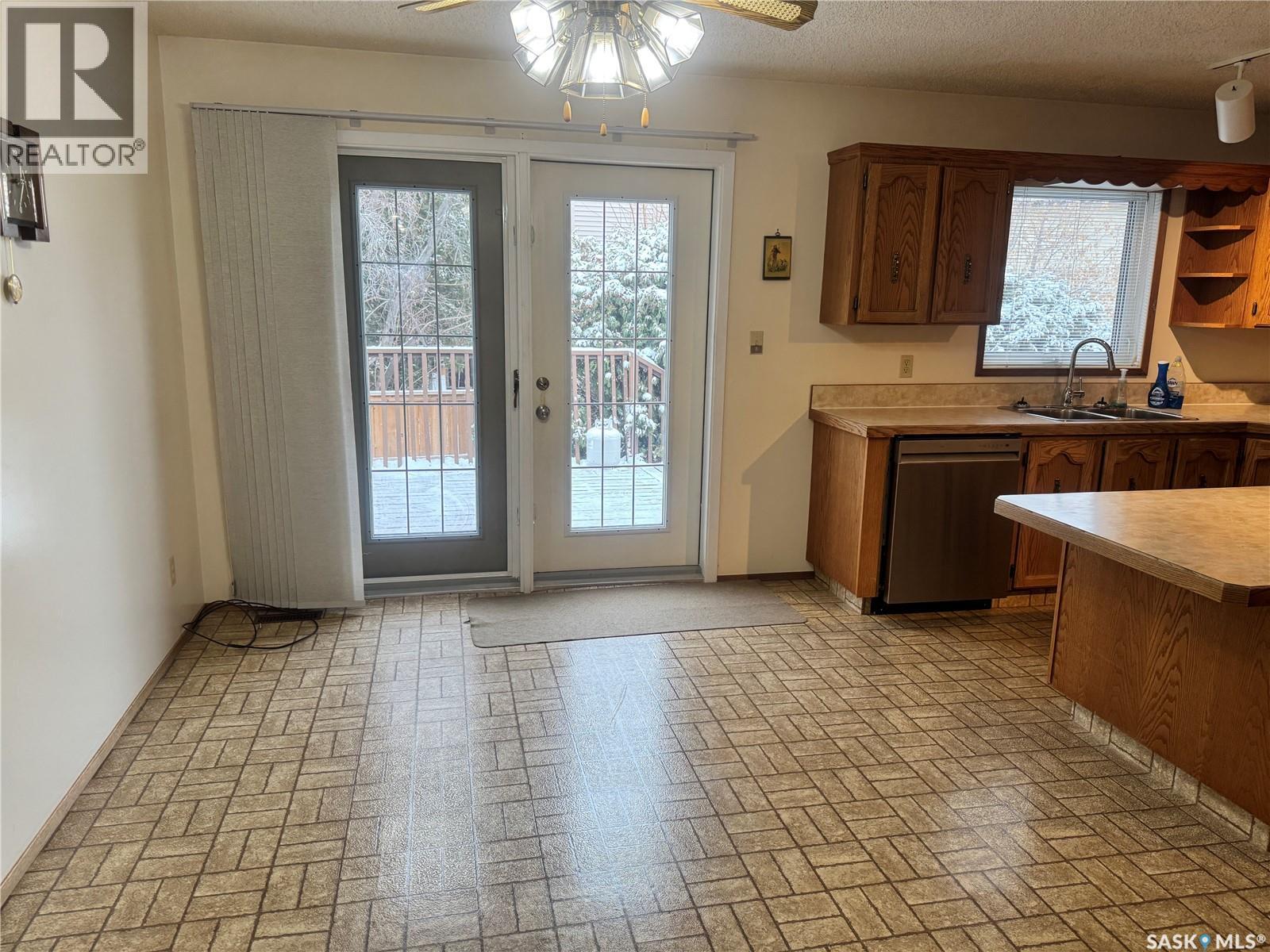 742 Wollaston Court, Saskatoon, Saskatchewan  S7J 4E5 - Photo 12 - SK023704